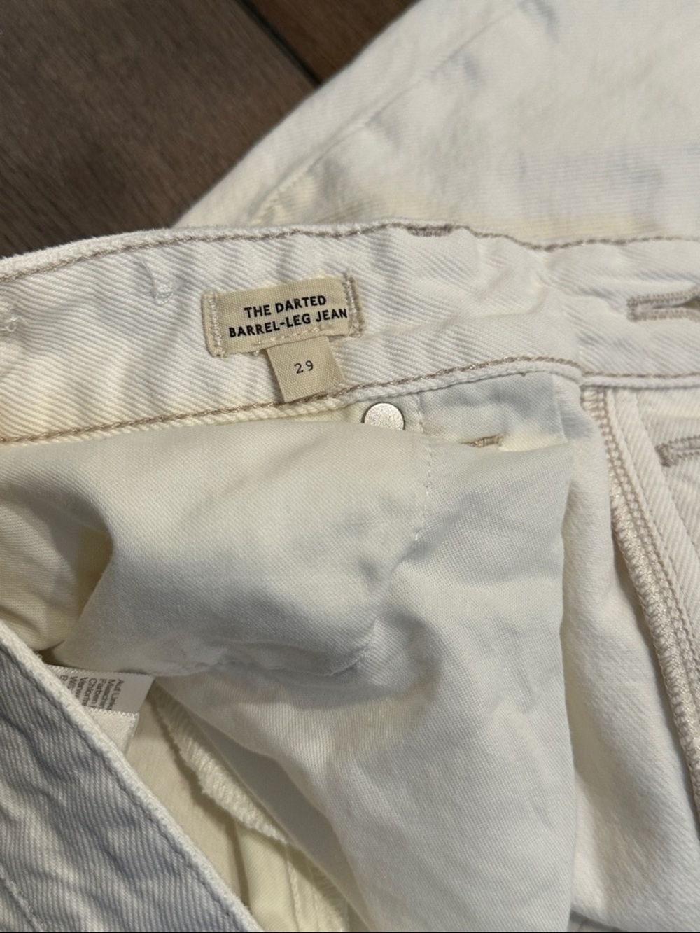 Madewell Off-White the Darted Barrel-Leg Jeans - Picture 8 of 11
